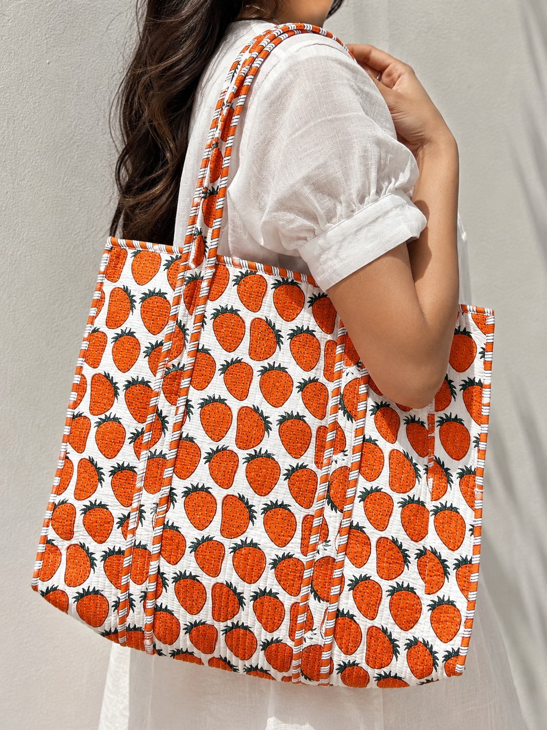 Handcrafted tote bag for daily use