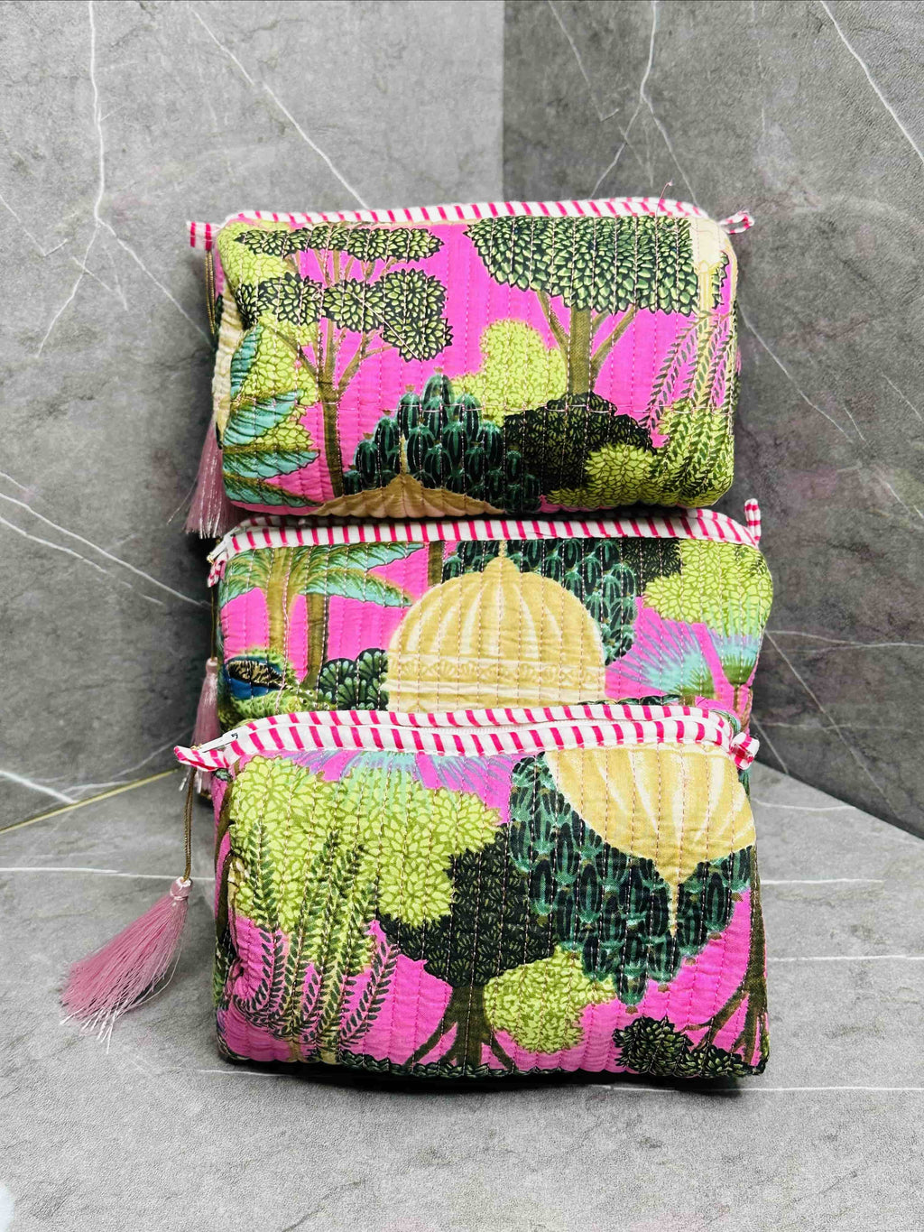 Heritage Print Quilted 3 Set Make up Pouch Waterproof Inside cover