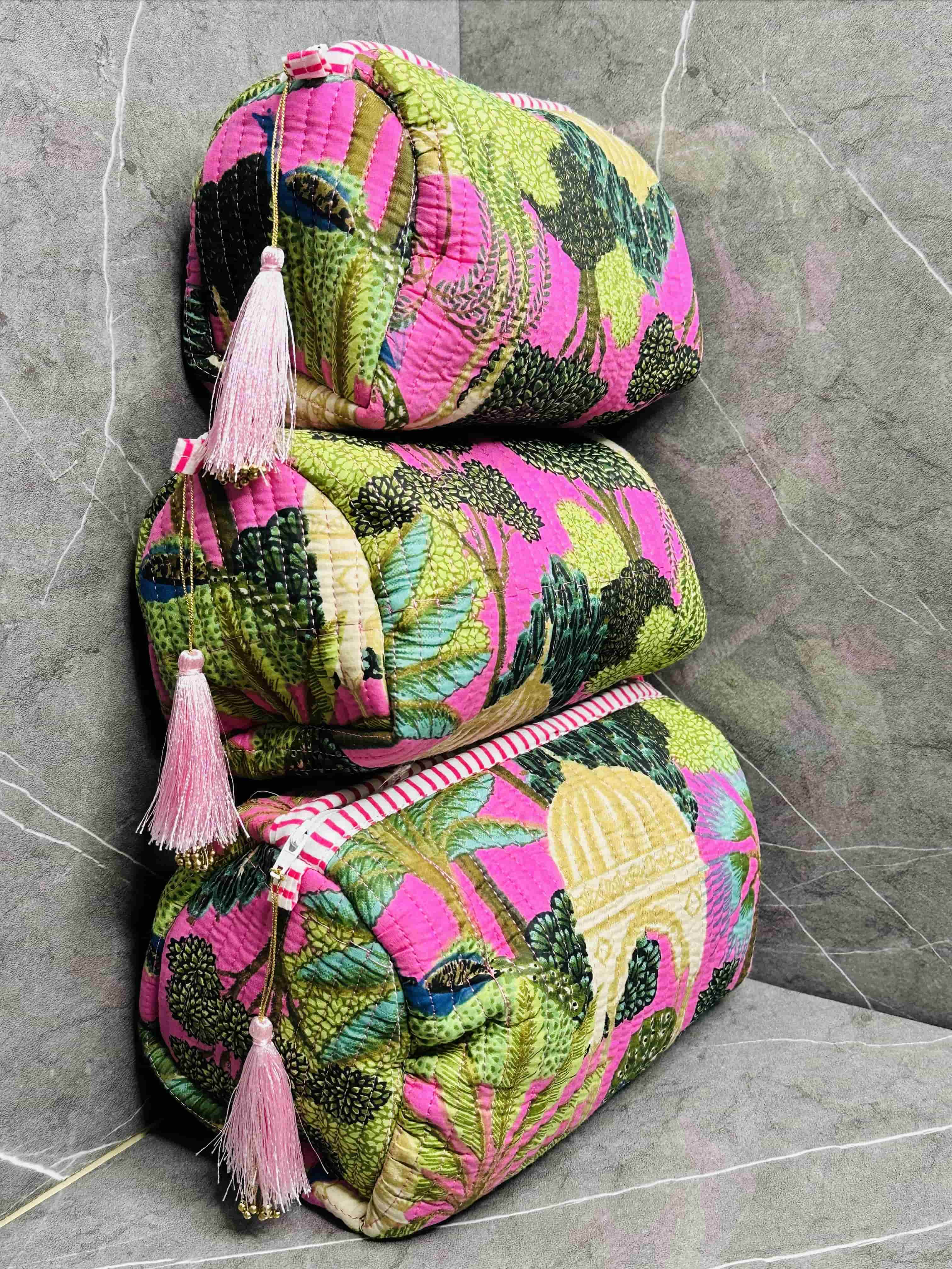 Image of Heritage Print Quilted 3 Set Make up Pouch Waterproof Inside cover
