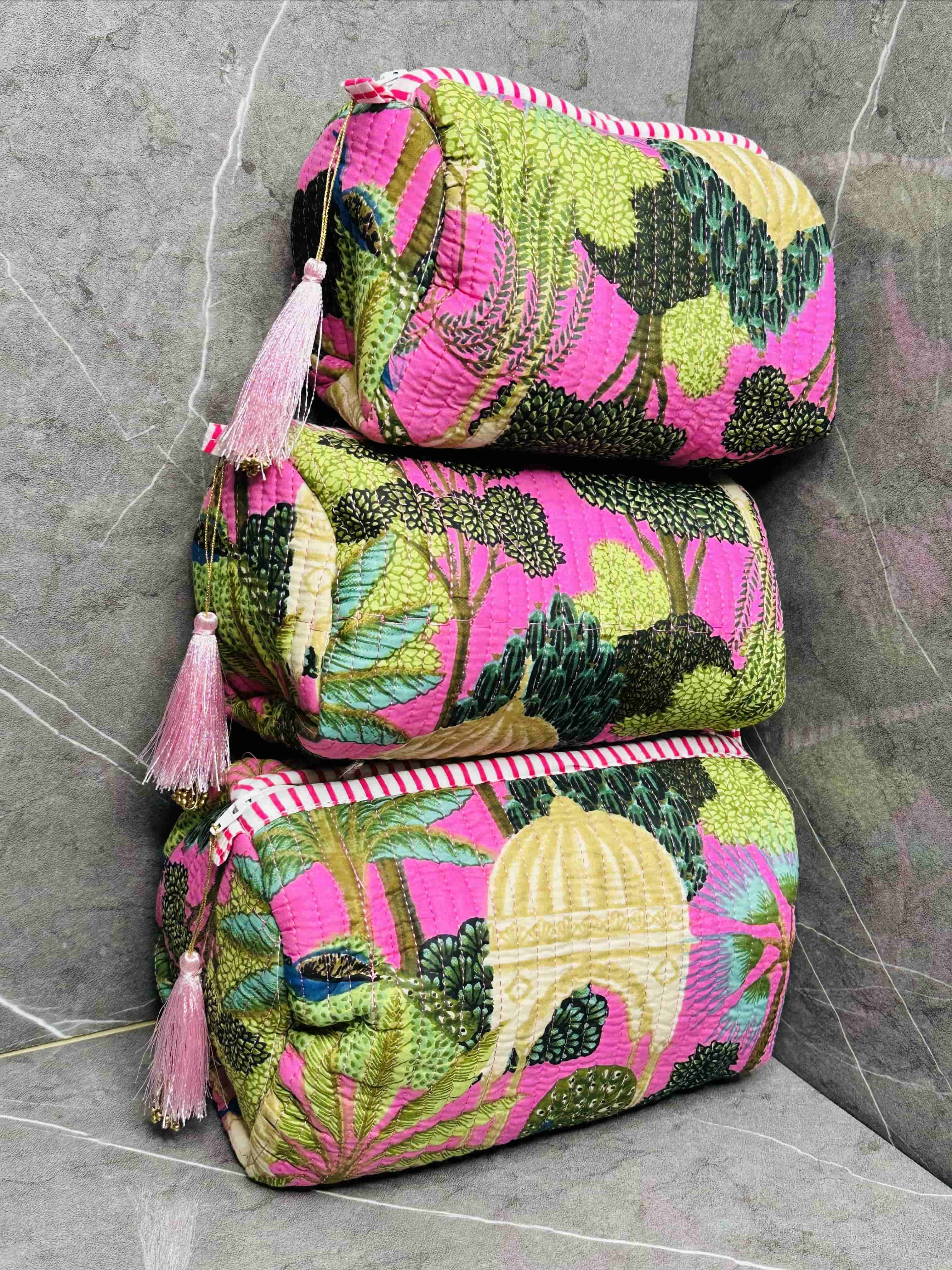 Heritage Print Quilted 3 Set Make up Pouch Waterproof Inside cover