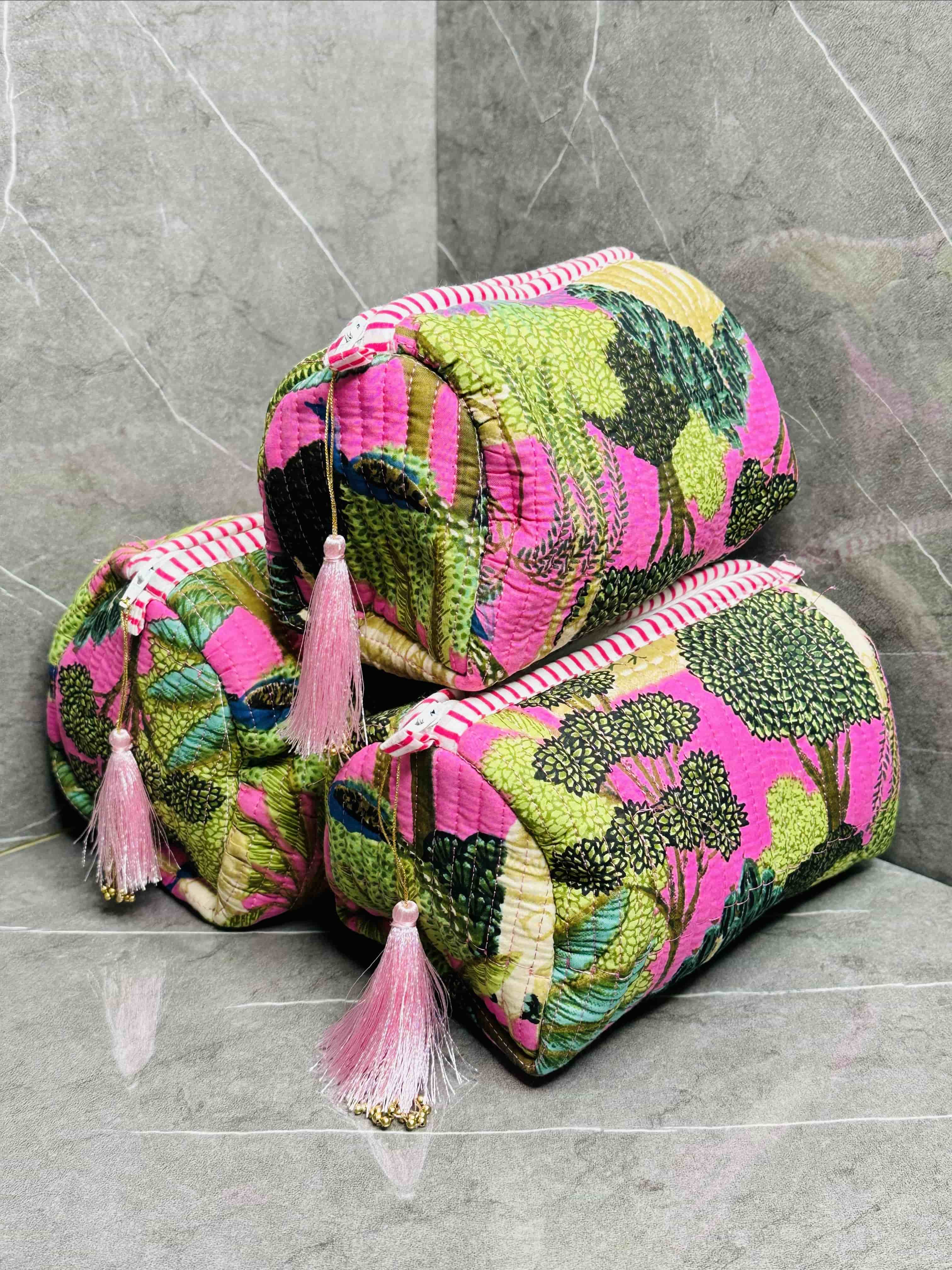 Image of Heritage Print Quilted 3 Set Make up Pouch Waterproof Inside cover