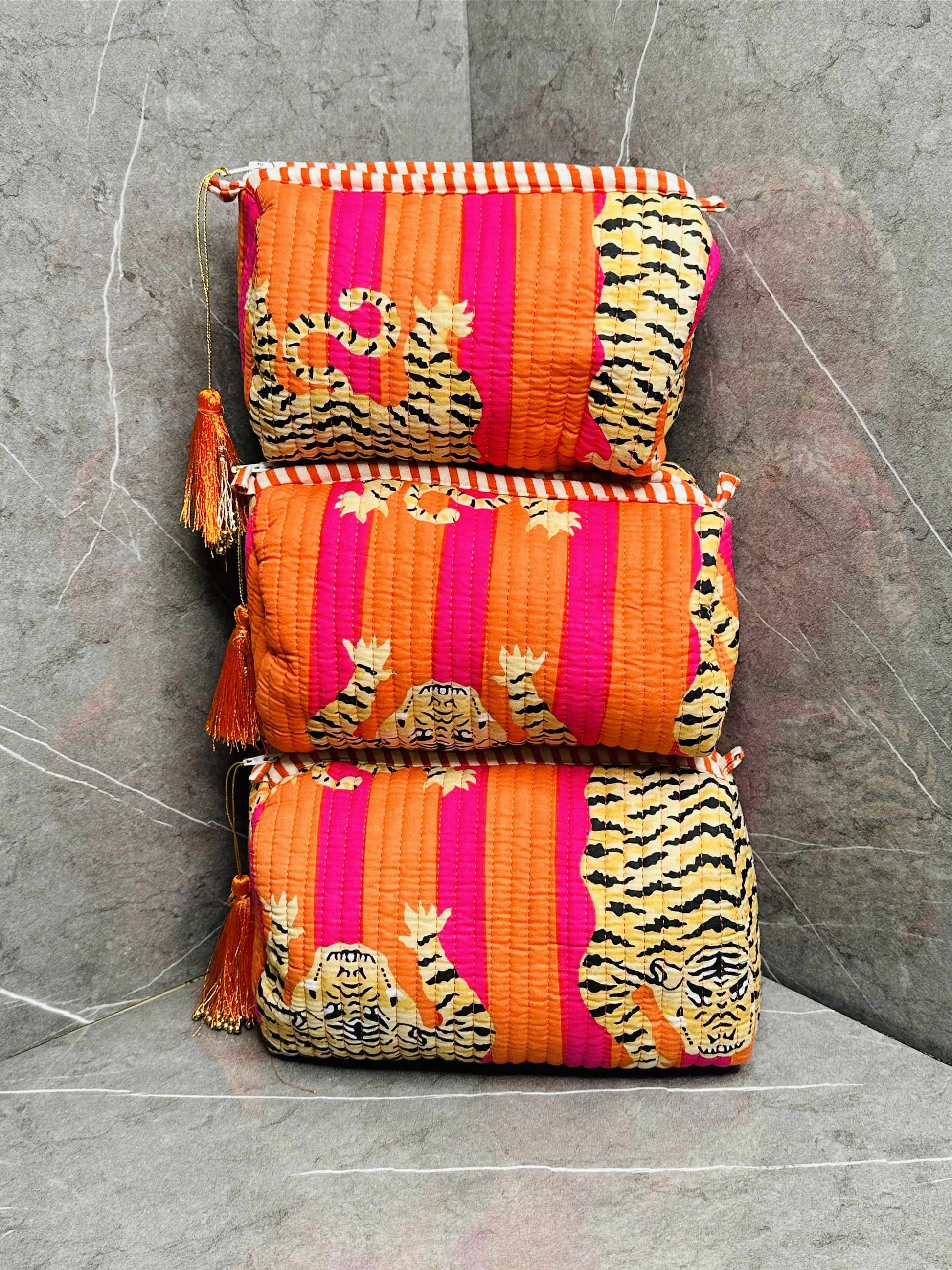 Tiger Print Quilted 3 Set Make up Pouch Waterproof Inside cover