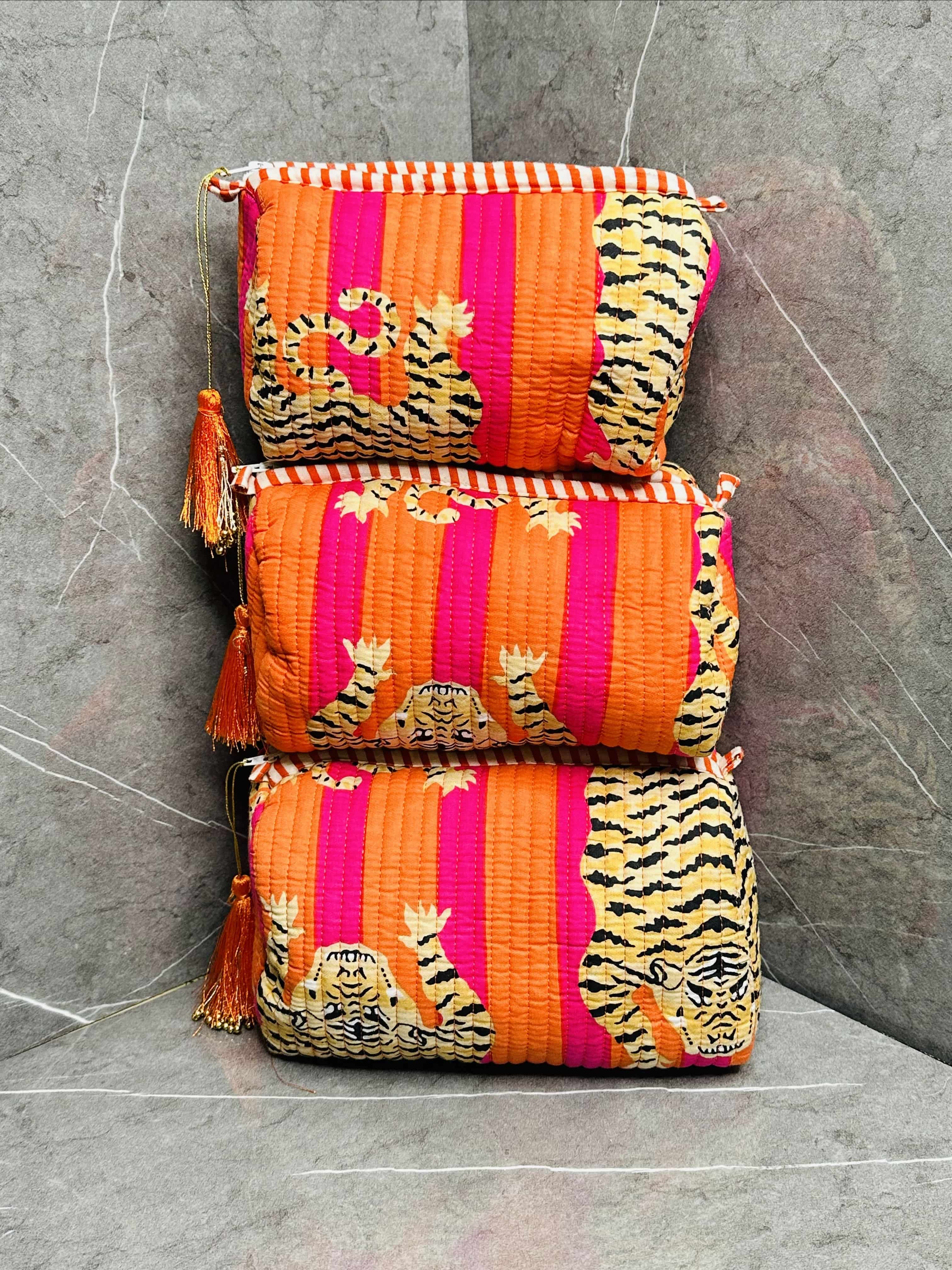 Tiger Print Quilted 3 Set Make up Pouch Waterproof Inside cover