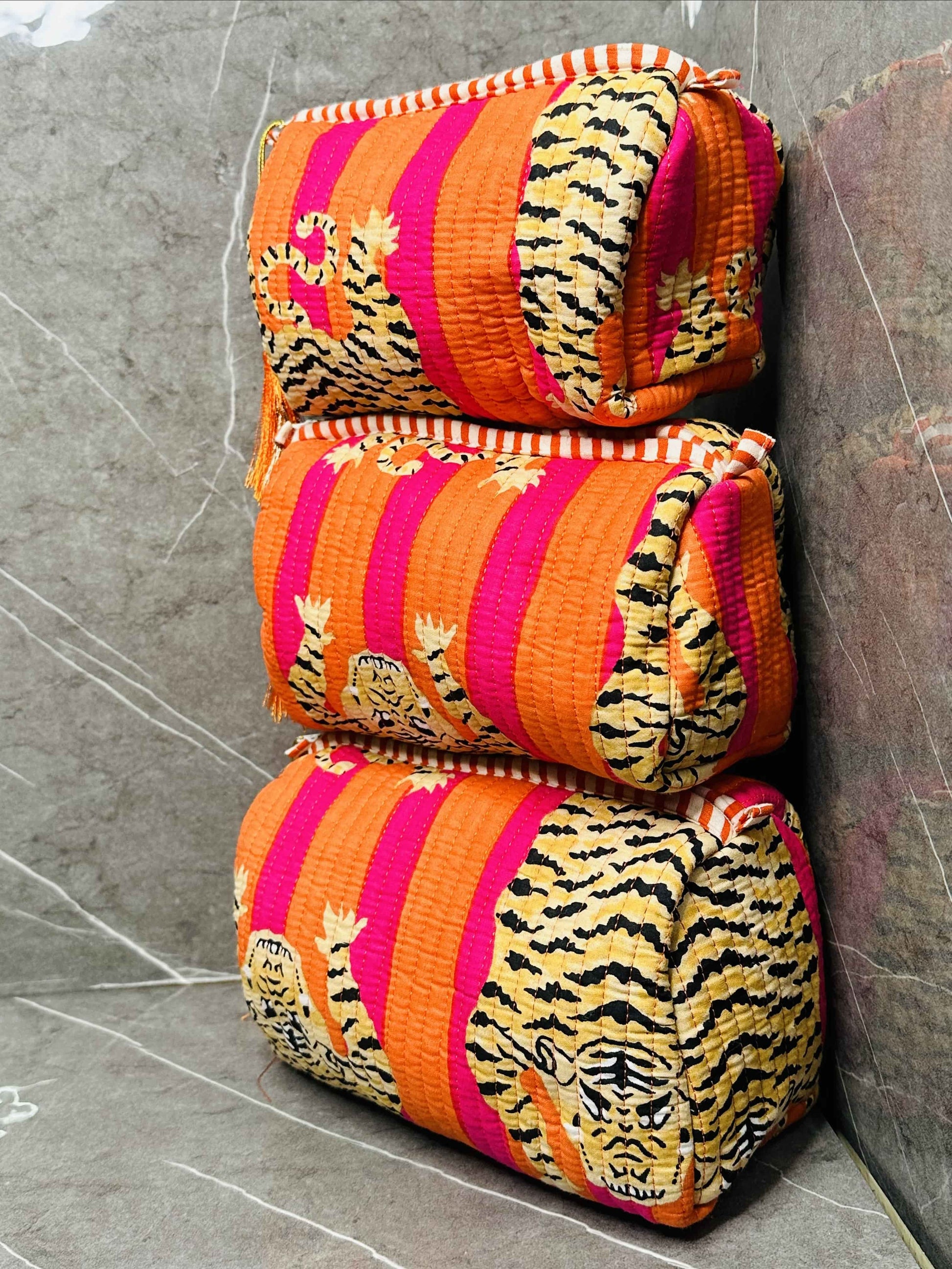 Tiger Print Quilted 3 Set Make up Pouch Waterproof Inside cover