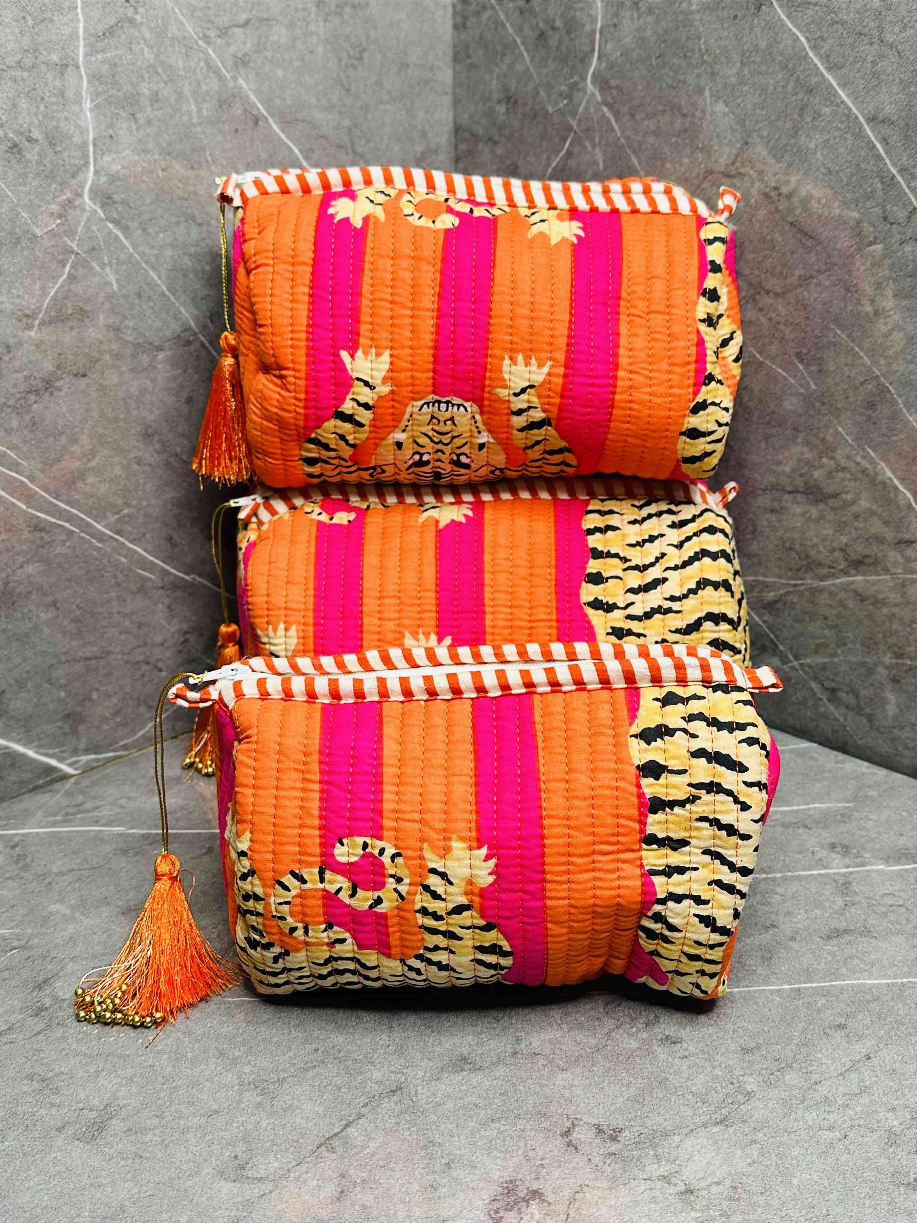 Tiger Print Quilted 3 Set Make up Pouch Waterproof Inside cover