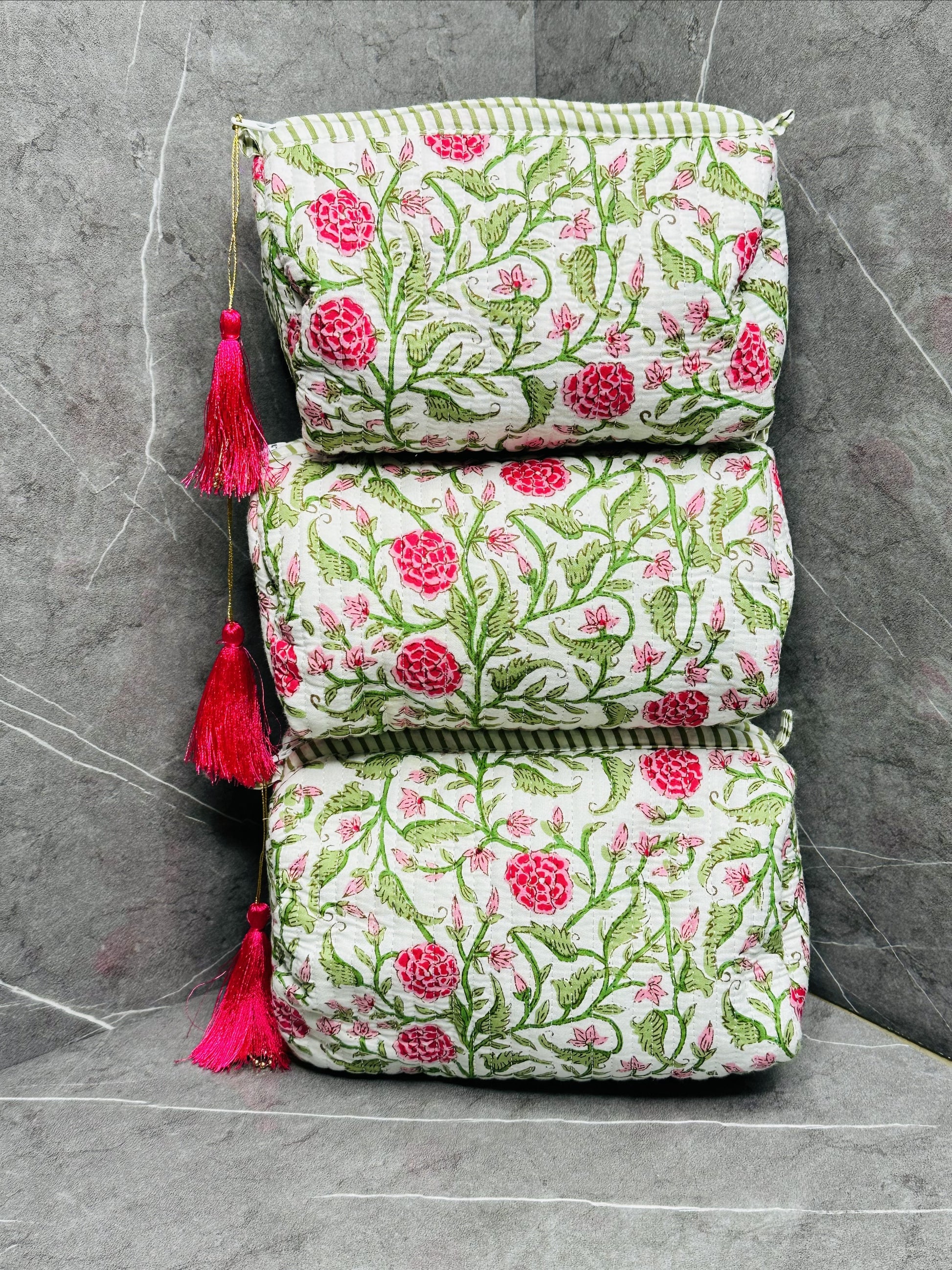 Flower Print Quilted 3 Set Make up Pouch Waterproof Inside cover