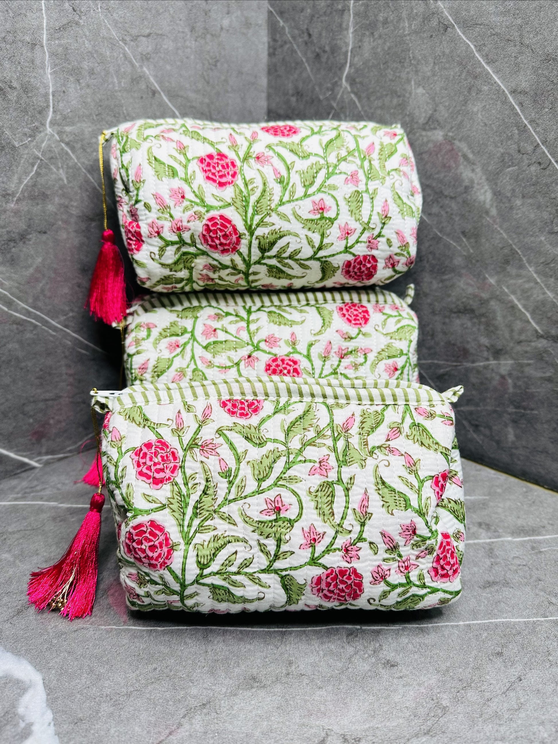 Flower Print Quilted 3 Set Make up Pouch Waterproof Inside cover