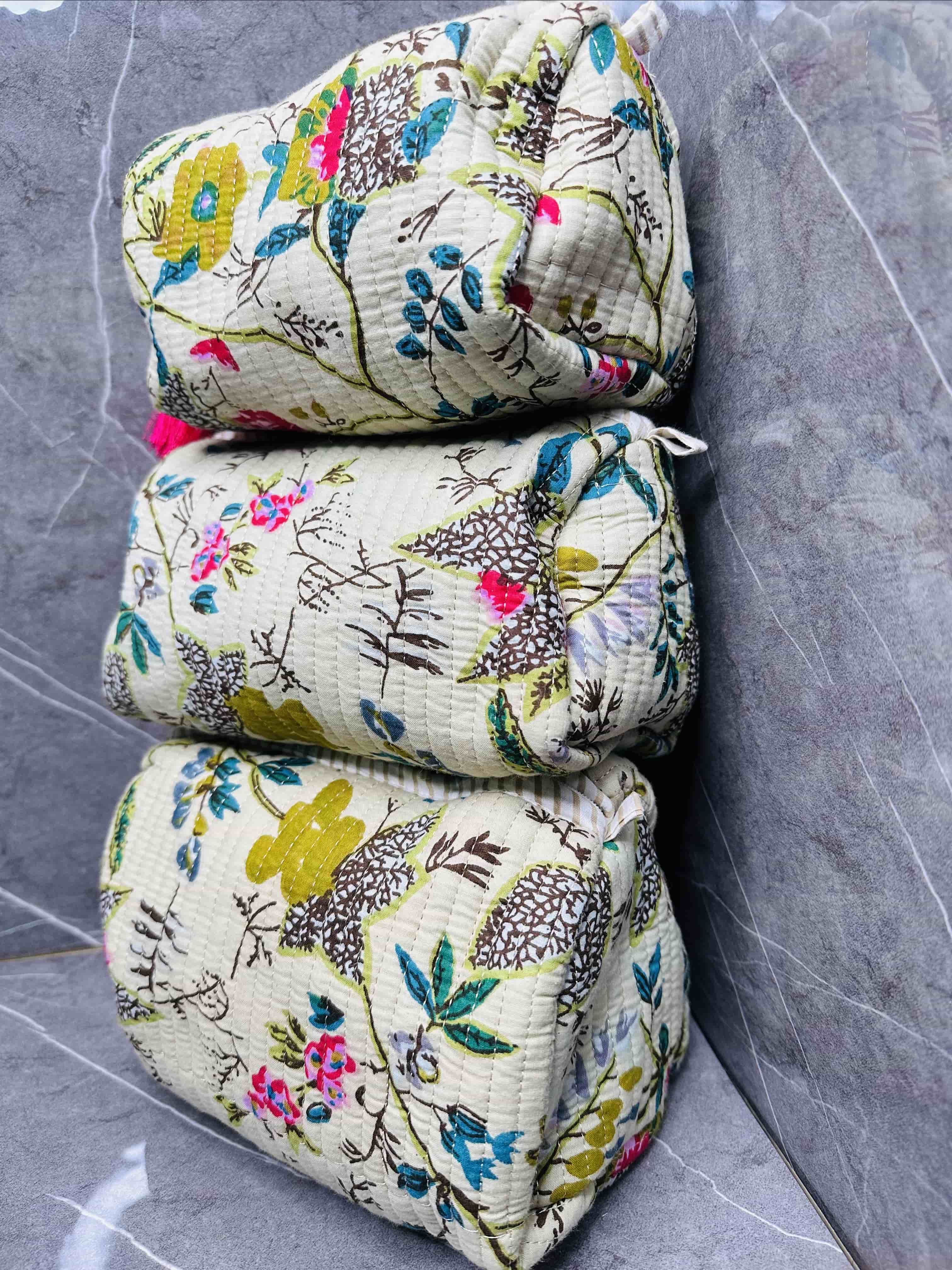 Image of Quilted 3 Set Make up Pouch Waterproof Inside cover