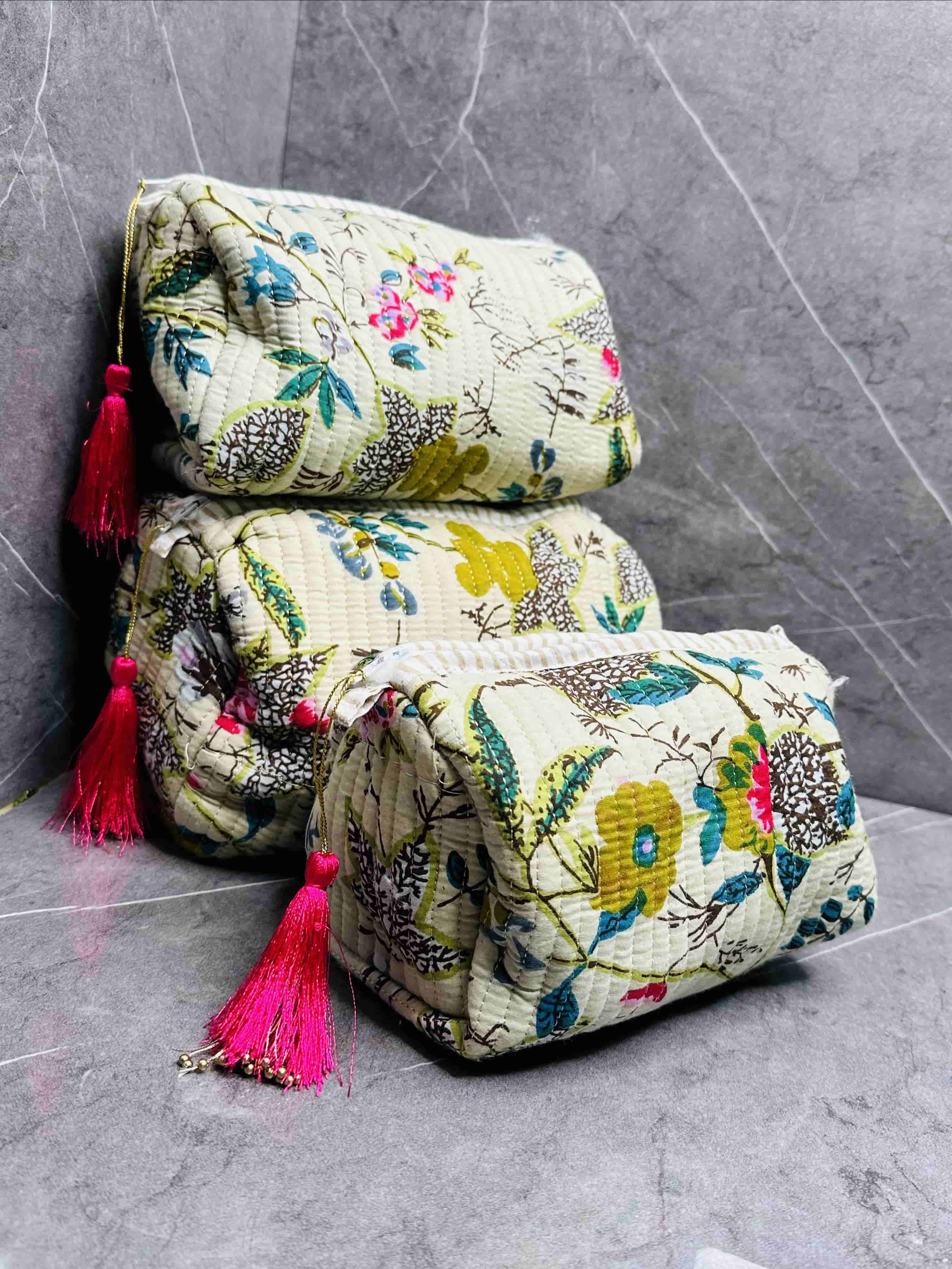 Image of Quilted 3 Set Make up Pouch Waterproof Inside cover