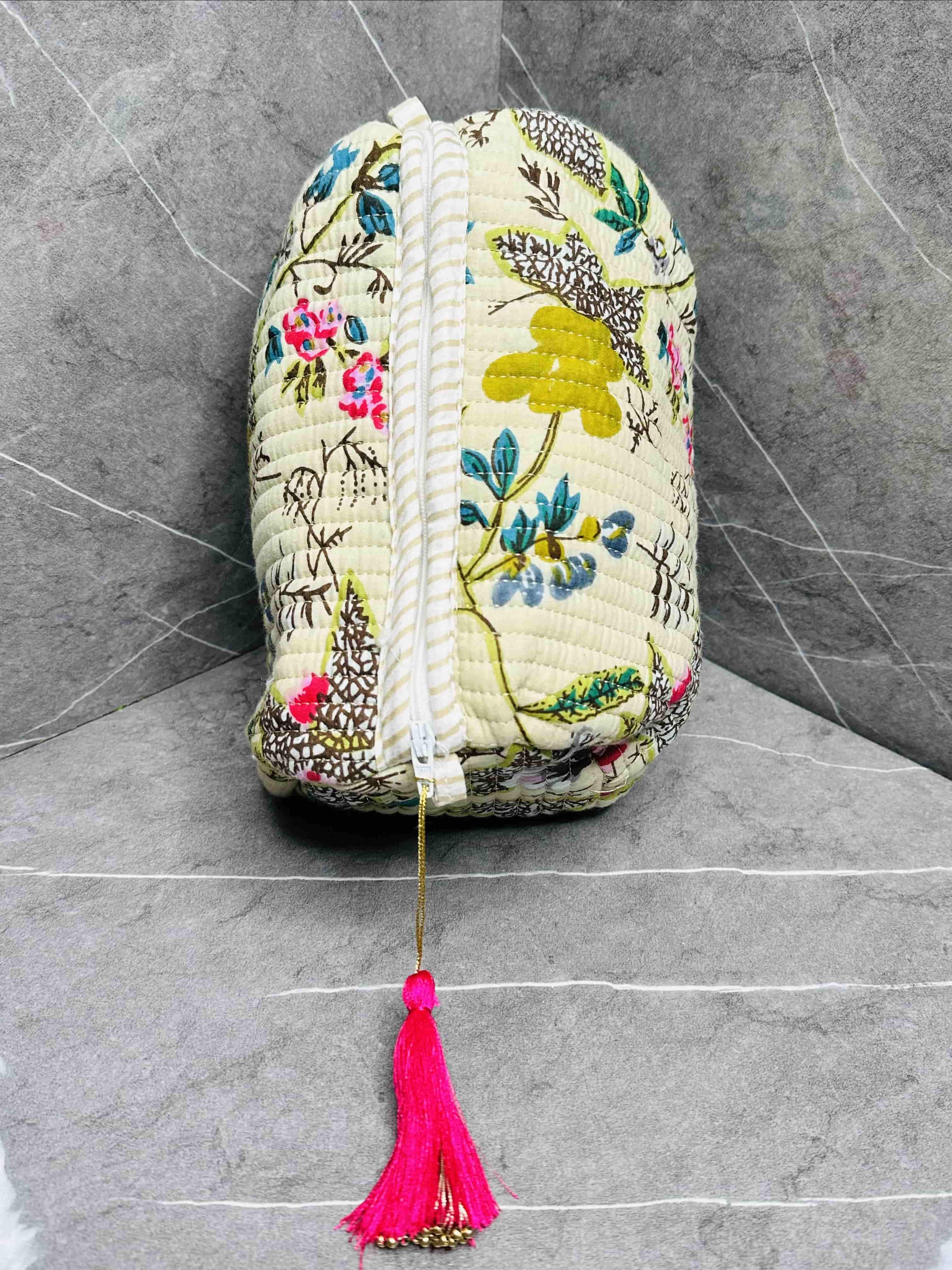 Image of Quilted 3 Set Make up Pouch Waterproof Inside cover
